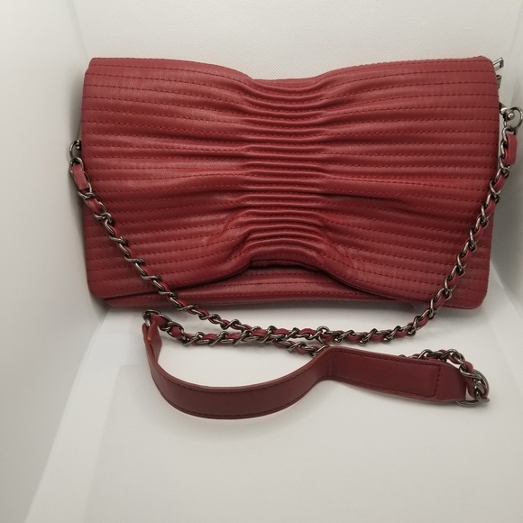 Berry Clutch - Picture 2 of 3